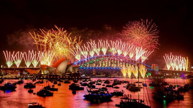 10817652 Happy New Year Countries Around The World Welcome 2024 With Fireworks .webp
