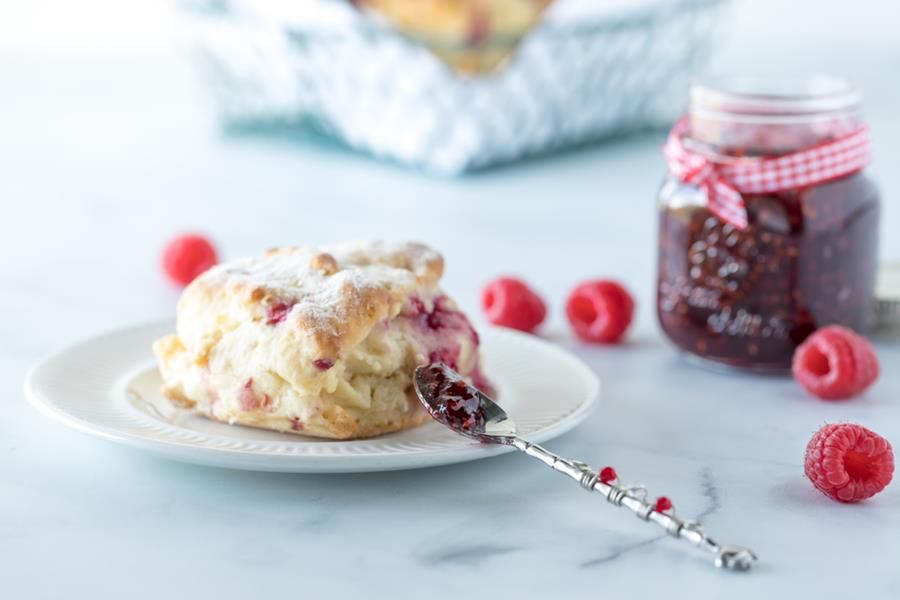 Recipe from the Club: Scones with Raspberry and Lemonade Flavoring