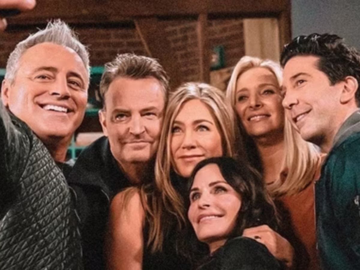 Fans Heartbroken As Surviving Friends Cast Attend Matthew Perrys Hot